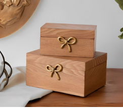 Caixa de madeira com laço dourado G 10x15x20cm